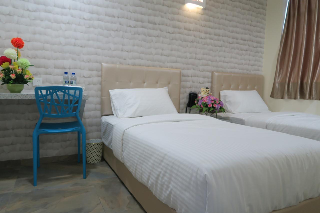 888 Boutique Hotel Бату Пахат Екстериор снимка