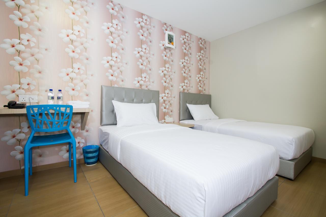 888 Boutique Hotel Бату Пахат Екстериор снимка